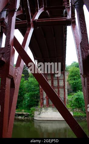 Ironbridge, England. Historisches Denkmal. Gusseiserne Brücke gebaut und entworfen von Thomas Telford, Ingenieur aus der industriellen Revolution. Stockfoto