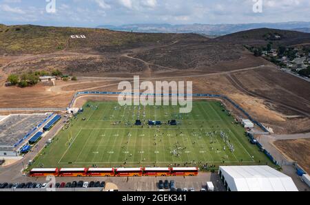 Thousand Oaks, Kalifornien, USA. August 2021. Die Los Angeles Rams und die Las Vegas Raiders hielten eine gemeinsame Praxis in der Rams Trainingseinrichtung an der California Lutheran University ab. (Bild: © K.C. Alfred/ZUMA-Pressdraht) Stockfoto