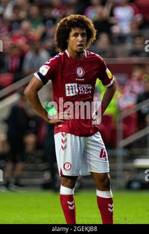 Bristol, Großbritannien. August 2021. Han-Noah Massengo aus Bristol City in Aktion. EFL Skybet Championship match, Bristol City gegen Swansea City im Ashton Gate Stadium in Bristol, Avon am Freitag, den 20. August 2021. Dieses Bild darf nur für redaktionelle Zwecke verwendet werden. Nur zur redaktionellen Verwendung, Lizenz für kommerzielle Nutzung erforderlich. Keine Verwendung bei Wetten, Spielen oder Veröffentlichungen in einem Club/einer Liga/einem Spieler. PIC von Lewis Mitchell/Andrew Orchard Sports Photography/Alamy Live News Credit: Andrew Orchard Sports Photography/Alamy Live News Stockfoto