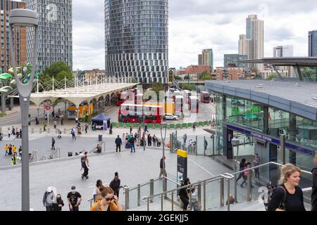 Busbahnhof und Bahnhof Stratford, stratford, london, großbritannien Stockfoto