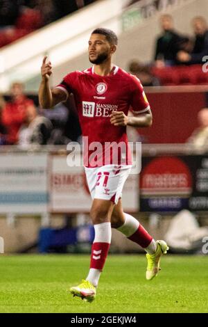 Bristol, Großbritannien. August 2021. Nahki Wells aus Bristol City in Aktion. EFL Skybet Championship match, Bristol City gegen Swansea City im Ashton Gate Stadium in Bristol, Avon am Freitag, den 20. August 2021. Dieses Bild darf nur für redaktionelle Zwecke verwendet werden. Nur zur redaktionellen Verwendung, Lizenz für kommerzielle Nutzung erforderlich. Keine Verwendung bei Wetten, Spielen oder Veröffentlichungen in einem Club/einer Liga/einem Spieler. PIC von Lewis Mitchell/Andrew Orchard Sports Photography/Alamy Live News Credit: Andrew Orchard Sports Photography/Alamy Live News Stockfoto