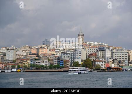 Türkei Istanbul - Goldenes Horn an der Galata-Brücke Stockfoto