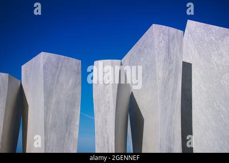 Ausstellung einer Reihe von Marmorblöcken aus Carrara Stockfoto