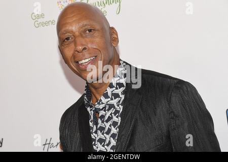 Los Angeles, USA. August 2021. Jeffrey Osborne kommt zur 21. Jährlichen Gala der Harold and Carole Pump Foundation, die am Freitag, dem 20. August 2021, im Beverly Hilton in Beverly Hills, CA, stattfindet. (Foto: Sthanlee B. Mirador/Sipa USA) Quelle: SIPA USA/Alamy Live News Stockfoto