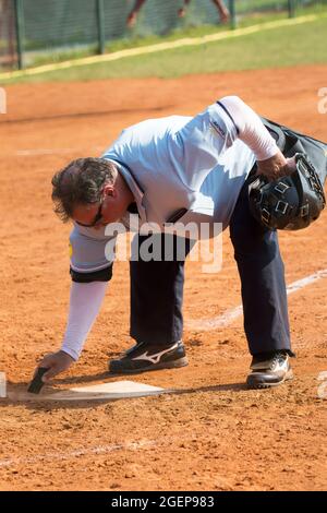 Saronno, Italien. August 2021. Schiedsrichter während der Europapokal-Pokalsieger der Frauen 2021, Softball in Saronno, Italien, August 20 2021 Quelle: Independent Photo Agency/Alamy Live News Stockfoto