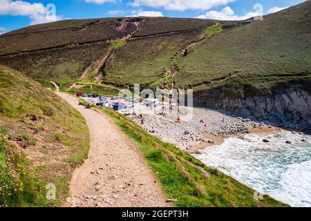 Chapel Porth ist ein kleiner Strand unter der Leitung des National Trust, in der Nähe von St. Agnes, Cornwall, England, Großbritannien. Stockfoto