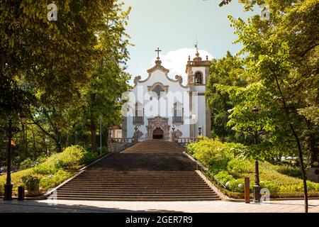 Viseu, Portugal - 31. Juli 2021: Kirche des Dritten von San Francisco, ein Gebäude im Rokoko-Stil aus der 2. Hälfte der S.. XVIII Stockfoto