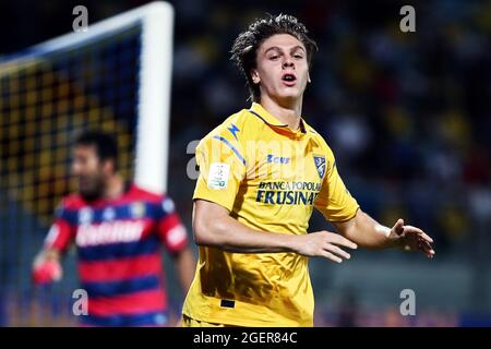 Frosinone, Italien. August 2021. Alessio Zerbin von Frosinone reagiert während des Fußballspiels der italienischen Meisterschaft Serie B BKT zwischen Frosinone Calcio und Parma Calcio am 20. August 2021 im Benito Stirpe-Stadion in Frosinone, Italien - Foto Federico Proietti / DPPI Credit: DPPI Media/Alamy Live News Stockfoto