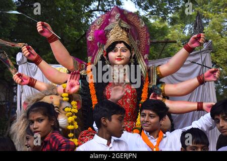 09-10-2019, Dewas, Madhya Pradesh, Indien. Hintergrund Durga Puja Festival und Tableau. Skulptur der hinduistischen Göttin Durga. Stockfoto