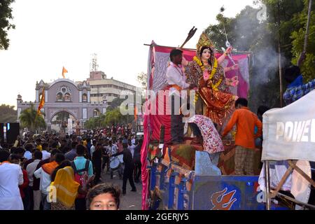 09-10-2019, Dewas, Madhya Pradesh, Indien. Hintergrund Durga Puja Festival und Tableau. Skulptur der hinduistischen Göttin Durga. Stockfoto