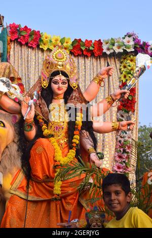 09-10-2019, Dewas, Madhya Pradesh, Indien. Hintergrund Durga Puja Festival und Tableau. Skulptur der hinduistischen Göttin Durga. Stockfoto