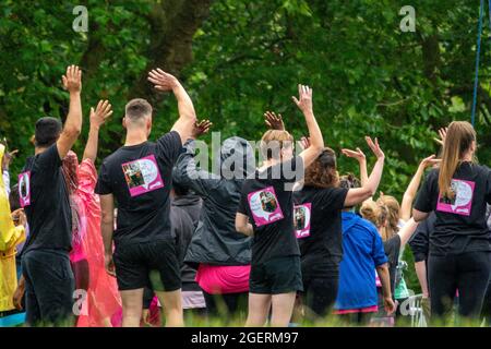 London, Großbritannien. August 2021. Cancer Research Race for Life in Hampstead Heath, London, findet statt, nachdem die Spendenaktionen im vergangenen Jahr gecancelt wurden und die Auswirkungen, die dies auf die Finanzierung von Dienstleistungen und Forschung durch Cancer Research UK hatte, noch nicht erreicht wurden. Kredit: Bradley Taylor / Alamy Live Nachrichten Stockfoto