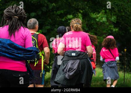 London, Großbritannien. August 2021. Cancer Research Race for Life in Hampstead Heath, London, findet statt, nachdem die Spendenaktionen im vergangenen Jahr gecancelt wurden und die Auswirkungen, die dies auf die Finanzierung von Dienstleistungen und Forschung durch Cancer Research UK hatte, noch nicht erreicht wurden. Kredit: Bradley Taylor / Alamy Live Nachrichten Stockfoto