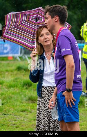 London, Großbritannien. August 2021. Cancer Research Race for Life in Hampstead Heath, London, findet statt, nachdem die Spendenaktionen im vergangenen Jahr gecancelt wurden und die Auswirkungen, die dies auf die Finanzierung von Dienstleistungen und Forschung durch Cancer Research UK hatte, noch nicht erreicht wurden. Kredit: Bradley Taylor / Alamy Live Nachrichten Stockfoto