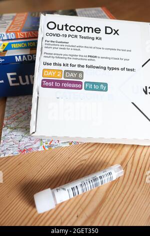Coronavirus Covid-19 PCR-Heimtest-Kit, wie es von zurückkehrenden britischen Reisenden im August 2021 verwendet wurde Stockfoto