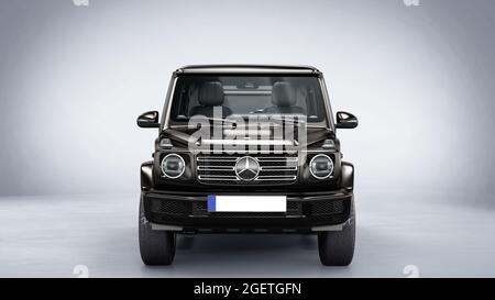 Dunkel schwarz SUV Studio Beleuchtung 3d Renderkonzept . Stockfoto