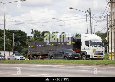 Chiangmai, Thailand -Juli 17 2021: Privater Abholwagen, Ford Ranger. Auf der Straße Nr. 1001, 8 km von der Stadt Chiangmai entfernt. Stockfoto