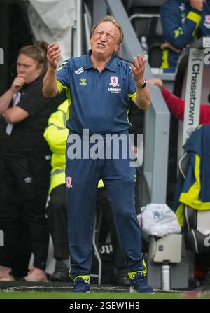 Derby, Großbritannien. August 2021. Midlesbrough-Manager Neil Warnock während des Sky Bet Championship-Spiels zwischen Derby County und Middlesbrough im iPro Stadium, Derby, England, am 21. August 2021. Foto von Andy Rowland. Quelle: Prime Media Images/Alamy Live News Stockfoto