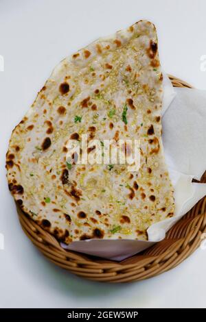 tandoori Knoblauch Naan Brot, indische Ton Ofen gebackenes Brot Stockfoto