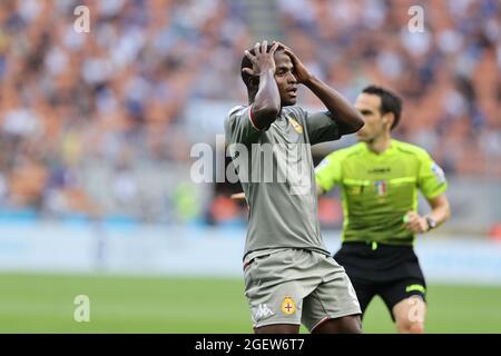 Yayah Kallon von Genua CFC reagiert während der Serie A 2021/22 Fußballspiel zwischen FC Internazionale und Genua CFC im Giuseppe Meazza Stadium, Mailand, Italien am 21. August 2021 - Foto FCI / Fabrizio Carabelli / LM Stockfoto