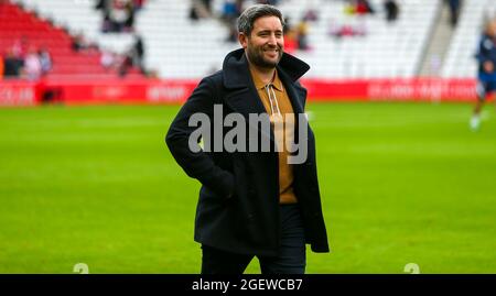 SUNDERLAND, GROSSBRITANNIEN. 21. AUGUST Sunderland Manager Lee Johnson während des Sky Bet League 1-Spiels zwischen Sunderland und AFC Wimbledon im Stadium of Light, Sunderland, am Samstag, 21. August 2021. (Kredit: Michael Driver | MI Nachrichten) Kredit: MI Nachrichten & Sport /Alamy Live Nachrichten Stockfoto