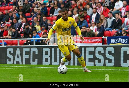 SUNDERLAND, GROSSBRITANNIEN. 21. AUGUST AFC Wimbledon's Cheye Alexander während des Sky Bet League 1-Spiels zwischen Sunderland und AFC Wimbledon am Samstag, 21. August 2021 im Stadion of Light, Sunderland. (Kredit: Michael Driver | MI Nachrichten) Kredit: MI Nachrichten & Sport /Alamy Live Nachrichten Stockfoto