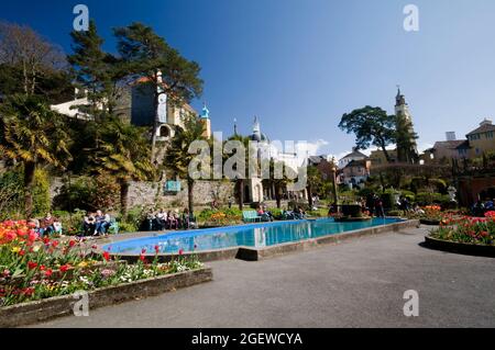 Portmeirion Village wurde als Drehort für die TV-Serie „The Prisoner“ aus den 1960er Jahren mit Patrick McGoohan in Gwynedd, North Wales, Großbritannien, genutzt Stockfoto