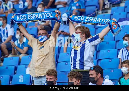 Unterstützer beim Liga-Spiel zwischen RCD Espanyol und Villarreal CF im RCDE Stadium in Cornella, Spanien. Stockfoto