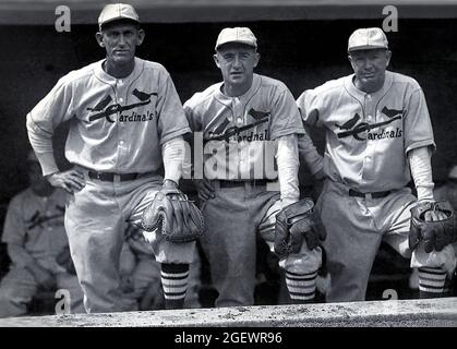 Manager und Trainer des Gas House Gang der St. Louis Cardinals, einschließlich Hall of Famer Frankie frisch (Mitte) in den frühen 1930er Jahren. Stockfoto