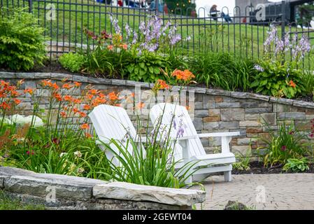 La Malbaie, Kanada - Juli 20 2021: Die schöne Terrasse des Hotels Le Manoir Richelieu in La Malbaie Stockfoto