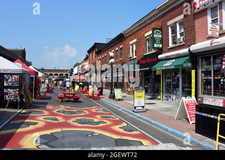 Ottawa, Kanada – 21. August 2021: Die William Street hat ein riesiges Erneuerungsprojekt durchlaufen, das das Byward Market Area neu belebt. Die Fußgängerzone nur str Stockfoto