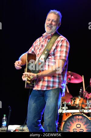 Hiawassee, GA, USA. August 2021. Darryl Worley auf der Bühne für das Darryl Worley Konzert auf dem 70. Jährlichen Georgia Mountain Fair Grounds, Anderson Music Hall, Hiawassee, GA, 21. August 2021. Quelle: Derek Storm/Everett Collection/Alamy Live News Stockfoto