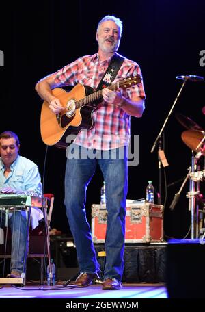 Hiawassee, GA, USA. August 2021. Darryl Worley auf der Bühne für das Darryl Worley Konzert auf dem 70. Jährlichen Georgia Mountain Fair Grounds, Anderson Music Hall, Hiawassee, GA, 21. August 2021. Quelle: Derek Storm/Everett Collection/Alamy Live News Stockfoto