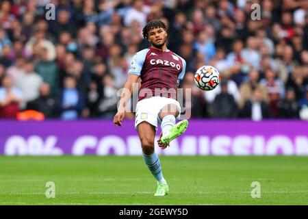 21. August 2021; Villa Park, Aston, Birmingham, West Midlands, England, Premier League Football, Aston Villa gegen Newcastle United; Tyrone Mings von Aston Villa Stockfoto