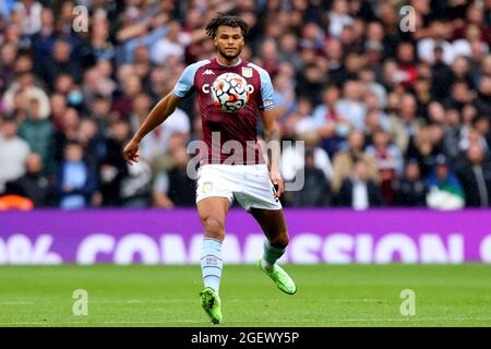 21. August 2021; Villa Park, Aston, Birmingham, West Midlands, England, Premier League Football, Aston Villa gegen Newcastle United; Tyrone Mings von Aston Villa Stockfoto