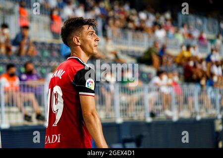 Malaga, Spanien. August 2021. Imanol Garcia von CD Mirandes, gesehen während des LaLiga Smartbank 2021-2022 Spiels zwischen Malaga CF und CD Mirandes im La Rosaleda Stadium.Final Score; Malaga CF 0:0 CD Mirandes. (Foto von Francis Gonzalez/SOPA Images/Sipa USA) Quelle: SIPA USA/Alamy Live News Stockfoto