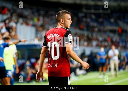 Malaga, Spanien. August 2021. Iñigo Vicente von CD Mirandes, gesehen während des LaLiga Smartbank 2021-2022-Matches zwischen Malaga CF und CD Mirandes im La Rosaleda Stadium.Final Score; Malaga CF 0:0 CD Mirandes. (Foto von Francis Gonzalez/SOPA Images/Sipa USA) Quelle: SIPA USA/Alamy Live News Stockfoto