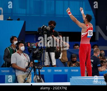 Tokio, Kanto, Japan. August 2021. Ferhat Arican (TUR) an den parallelen Bars während der Olympischen Sommerspiele 2020 in Tokio im Ariake Gymnastik Center. (Bild: © David McIntyre/ZUMA Press Wire) Stockfoto