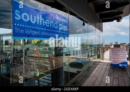 Eintritt zum längsten Pier der Welt, Southend on Sea, Essex, Großbritannien. Stockfoto