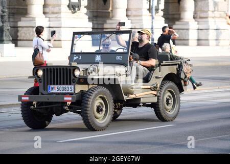 Wien. Österreich. Die Vienna Classic Days 21.-22. August 2021. Das rollende Automobilmuseum mitten in Wien. Stockfoto