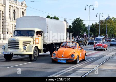 Wien. Österreich. Die Vienna Classic Days 21.-22. August 2021. Das rollende Automobilmuseum mitten in Wien. Stockfoto