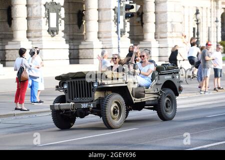 Wien. Österreich. Die Vienna Classic Days 21.-22. August 2021. Das rollende Automobilmuseum mitten in Wien. Stockfoto