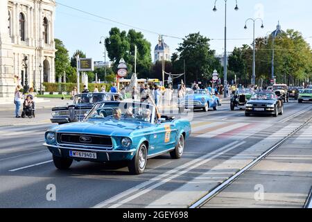 Wien. Österreich. Die Vienna Classic Days 21.-22. August 2021. Das rollende Automobilmuseum mitten in Wien. Stockfoto