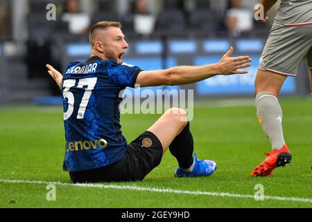 Mailand, Italien. August 2021. Milan Skriniar (37) von Inter gesehen während der Serie EIN Spiel zwischen Inter und Genua bei Giuseppe Meazza in Mailand. (Foto: Gonzales Photo/Alamy Live News Stockfoto