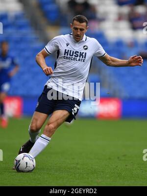 Murray Wallace von Millwall in Aktion während des Sky Bet Championship-Spiels im Cardiff City Stadium, Cardiff. Bilddatum: Samstag, 21. August 2021. Stockfoto