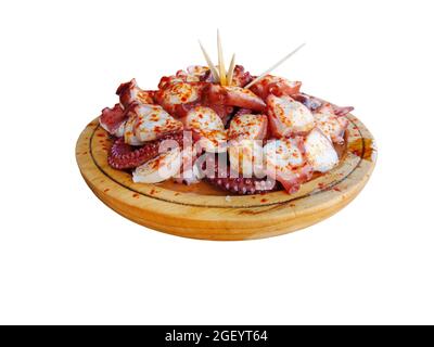 Pulpo a la gallega auf Spanisch bedeutet Tintenfisch im galizischen Stil oder polbo a feira bedeutet Oktopus im galego, einem traditionellen galizischen Gericht. Isol Stockfoto