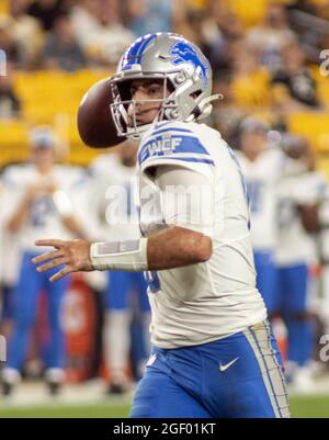 Detroit Lions Quarterback David Blough (10) wirft im vierten Quartal des Pittsburgh Steelers 26-20 Vorsaison-Sieges gegen die Lions am Heinz Field am 21. August 2021 in Pittsburgh in die Endzone. Foto von Archie Pecenter/UPI Stockfoto