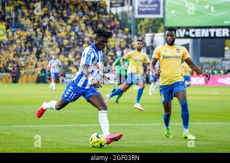 Odense, Dänemark. August 2021. Emmanuel Sabbi (11) von ob beim 3F Superliga-Spiel zwischen Odense Boldklub und Broendby IF im Nature Energy Park in Odense. (Foto: Gonzales Photo/Alamy Live News Stockfoto