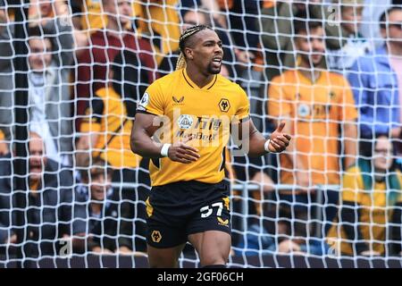 Adama Traore #37 von Wolverhampton Wanderers reagiert, als er am 8/22/2021 in Wolverhampton, Großbritannien, eine Torchance verpasst. (Foto von Mark Cosgrove/News Images/Sipa USA) Stockfoto