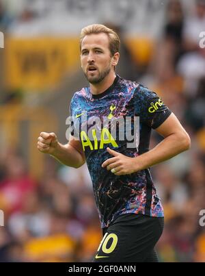 Wolverhampton, Großbritannien. August 2021. Harry Kane von Spurs beim Premier League-Spiel zwischen Wolverhampton Wanderers und Tottenham Hotspur am 22. August 2021 in Molineux, Wolverhampton, England. Foto von Andy Rowland. Quelle: Prime Media Images/Alamy Live News Stockfoto